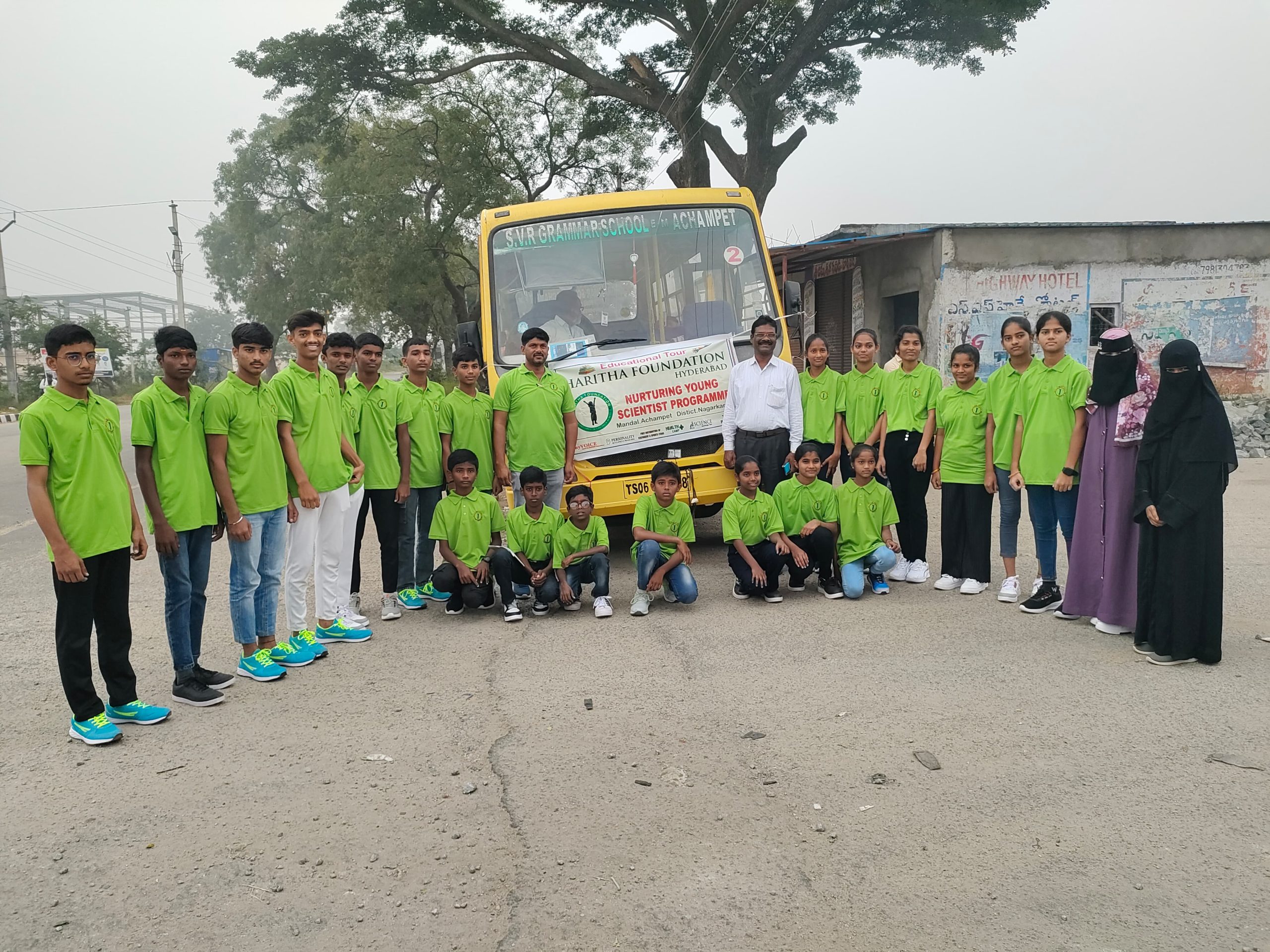 Students Visiting ISRO